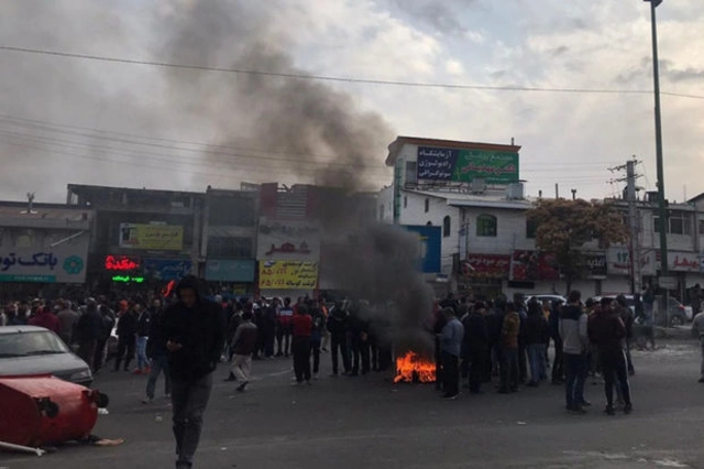 Рост цен на продукты в Иране усилил протесты в стране - ВИДЕО